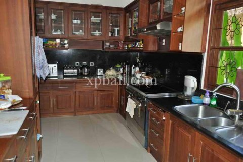 3 bedrooms Villa in Denpasar, Indonesia No. 458 13