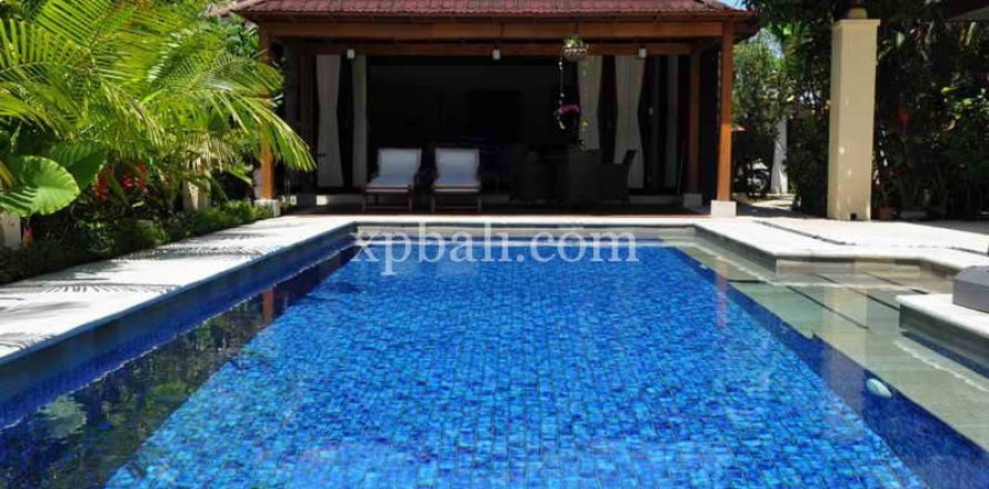 3 bedrooms Villa in Denpasar, Indonesia No. 458