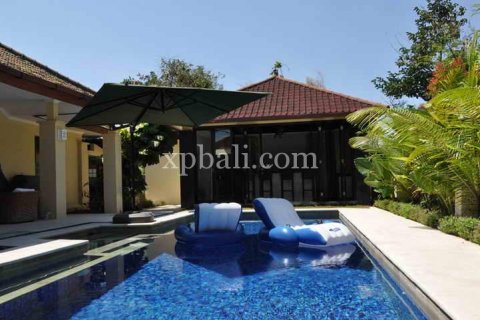 3 bedrooms Villa in Denpasar, Indonesia No. 458 18
