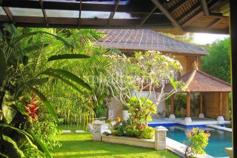 3 bedrooms Villa in Jimbaran, Badung, Indonesia No. 511