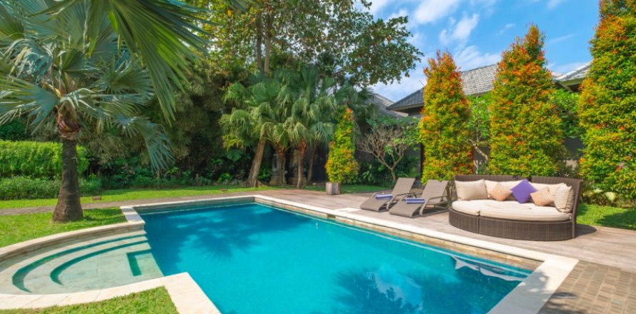 4 bedrooms Villa in Canggu, Badung, Indonesia No. 9158