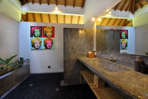4 bedrooms Villa in Seminyak, Badung, Indonesia No. 1513 8