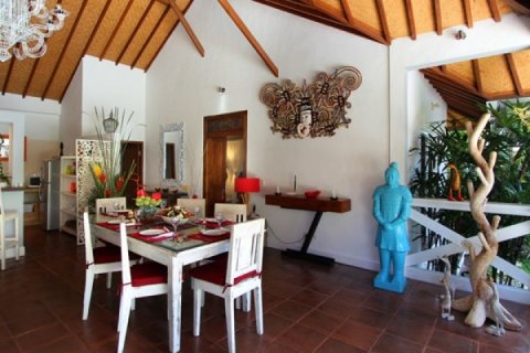 4 bedrooms Villa in Seminyak, Badung, Indonesia No. 1513 3