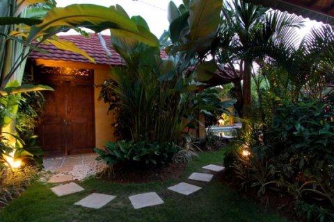 4 bedrooms Villa in Seminyak, Badung, Indonesia No. 1513 10