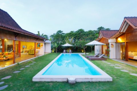 Вилла с 4 спальнями в Seminyak, Бадунг, Индонезия № 1510 2