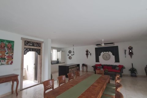 Вилла с 4 спальнями в Легиан, Kuta, Бадунг, Индонезия № 9269 22