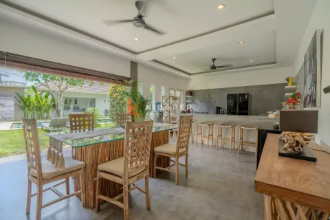 3 bedrooms Villa in Kerobokan, Badung, Indonesia No. 13227 11