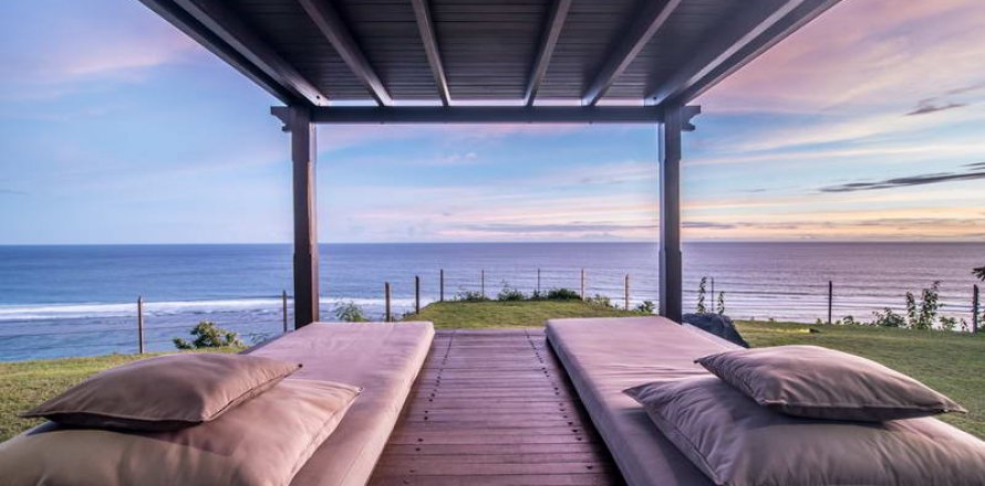 3 bedrooms Villa in South Kuta, Badung, Indonesia No. 7788