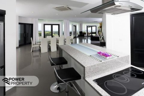 5 bedrooms Villa in South Kuta, Badung, Indonesia No. 7786 18