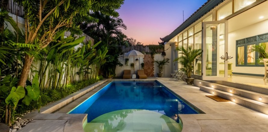 2 bedrooms Villa in Seminyak, Badung, Indonesia No. 10854