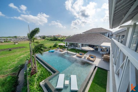 4 bedrooms Villa in Canggu, Badung, Indonesia No. 10850 5