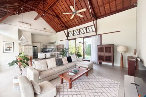 5 bedrooms Villa in Tibubeneng, Badung, Indonesia No. 11485 2