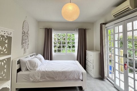 5 bedrooms Villa in Tibubeneng, Badung, Indonesia No. 11485 10