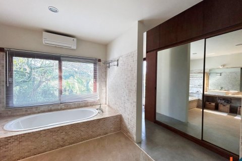 5 bedrooms Villa in Tibubeneng, Badung, Indonesia No. 11485 18