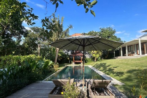 5 bedrooms Villa in Tibubeneng, Badung, Indonesia No. 11485 24