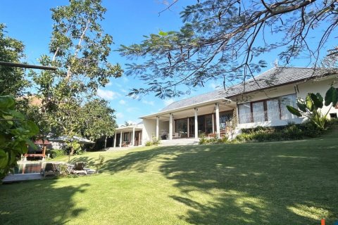 5 bedrooms Villa in Tibubeneng, Badung, Indonesia No. 11485 22