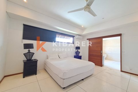 4 bedrooms Villa in Tibubeneng, Badung, Indonesia No. 12956 27