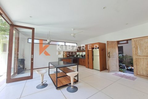 4 bedrooms Villa in Tibubeneng, Badung, Indonesia No. 12956 6