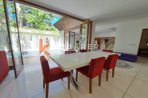 4 bedrooms Villa in Tibubeneng, Badung, Indonesia No. 12956 10