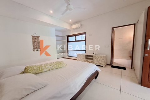 4 bedrooms Villa in Tibubeneng, Badung, Indonesia No. 12956 26