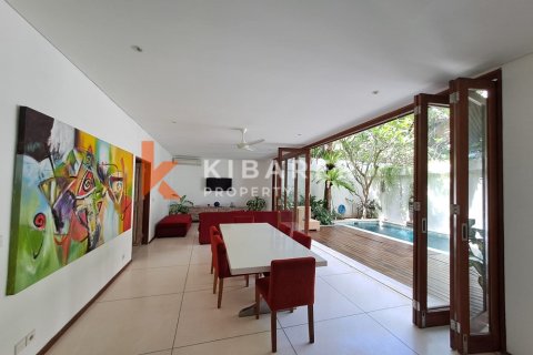 4 bedrooms Villa in Tibubeneng, Badung, Indonesia No. 12956 8