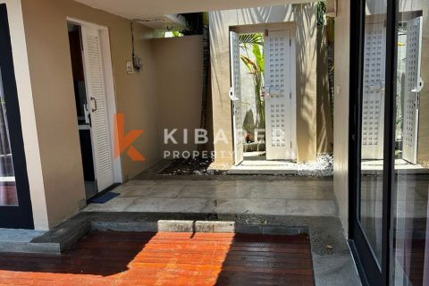 2 bedrooms Villa in Seminyak, Badung, Indonesia No. 12951 3