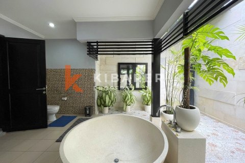 3 bedrooms Villa in Badung, Indonesia No. 12954 17