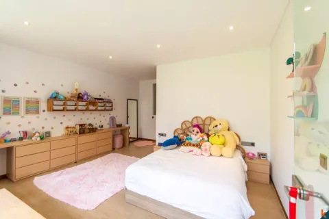 4 bedrooms Villa in Tibubeneng, Badung, Indonesia No. 10341 26