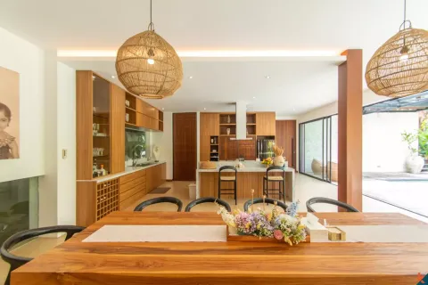 4 bedrooms Villa in Tibubeneng, Badung, Indonesia No. 10341 4