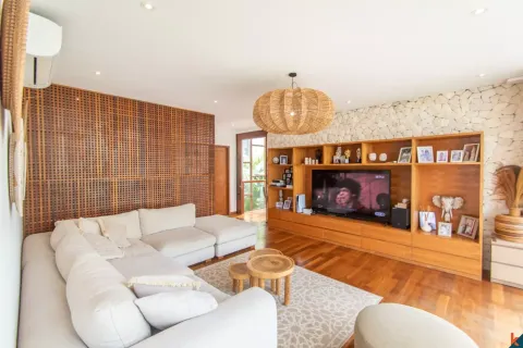 4 bedrooms Villa in Tibubeneng, Badung, Indonesia No. 10341 16