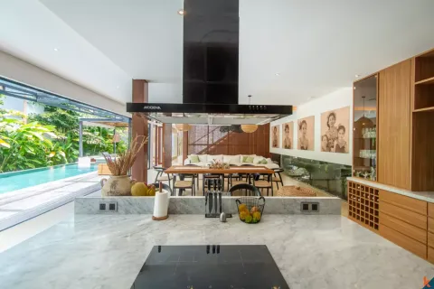 4 bedrooms Villa in Tibubeneng, Badung, Indonesia No. 10341 12