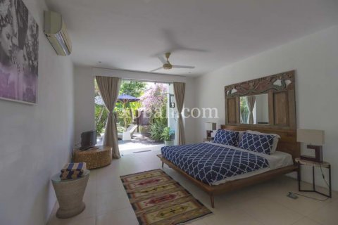 4 bedrooms Villa in Seminyak, Badung, Indonesia No. 343 12