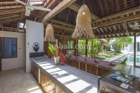 4 bedrooms Villa in Seminyak, Badung, Indonesia No. 343 7