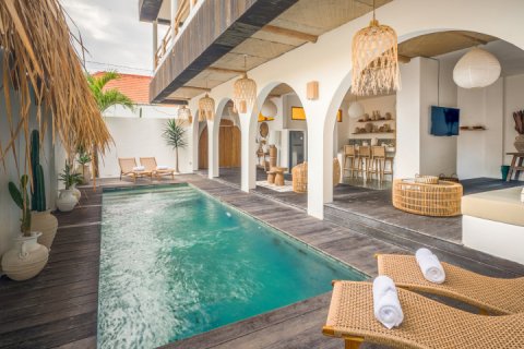 3 bedrooms Villa in Canggu, Badung, Indonesia No. 8305 2