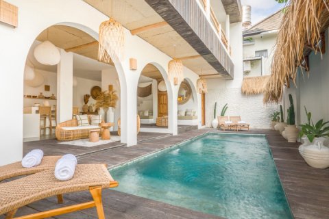 3 bedrooms Villa in Canggu, Badung, Indonesia No. 8305 4