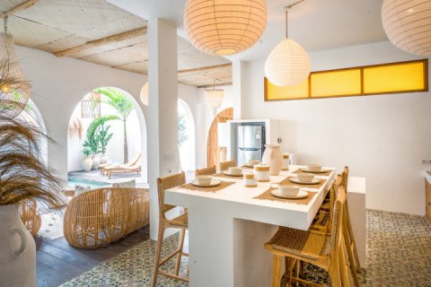 3 bedrooms Villa in Canggu, Badung, Indonesia No. 8305 13