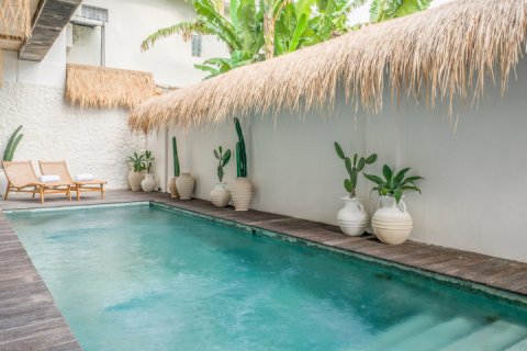 3 bedrooms Villa in Canggu, Badung, Indonesia No. 8305 3