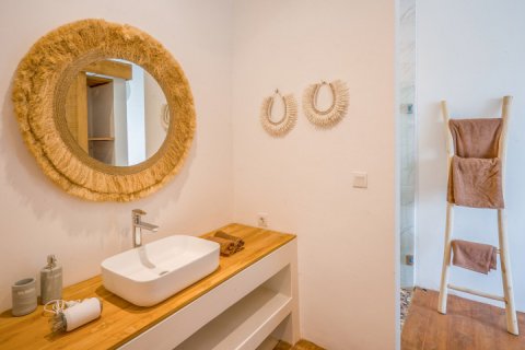 3 bedrooms Villa in Canggu, Badung, Indonesia No. 8305 24