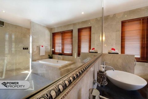 3 bedrooms Villa in Seminyak, Badung, Indonesia No. 9108 2