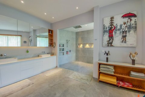 4 bedrooms Villa in Badung, Indonesia No. 11005 4