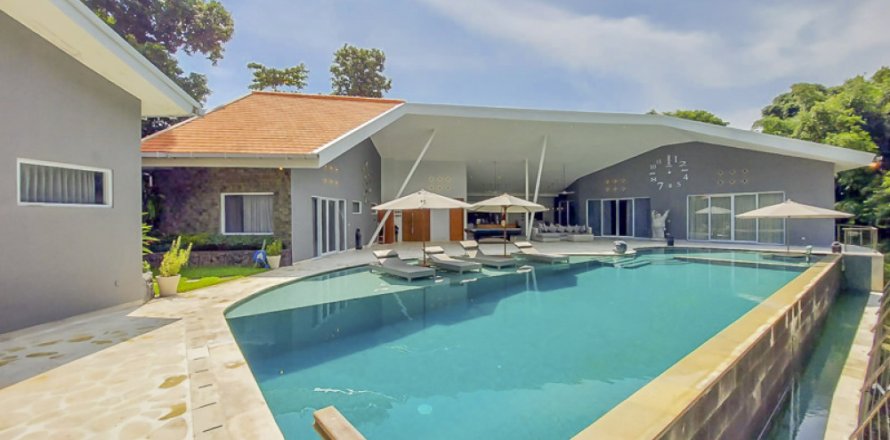 4 bedrooms Villa in Badung, Indonesia No. 11005