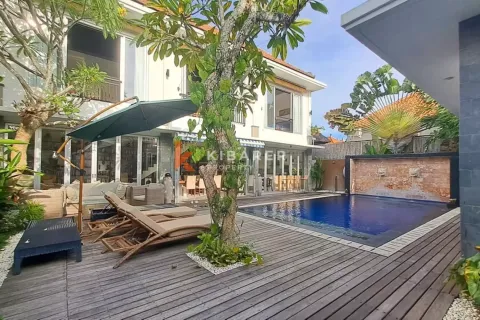 3 bedrooms Villa in Kerobokan, Badung, Indonesia No. 12844