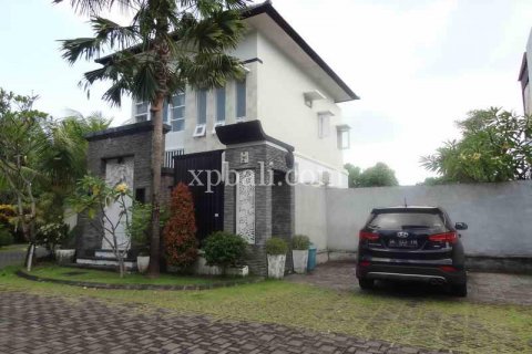 3 bedrooms Villa in Kerobokan, Badung, Indonesia No. 438
