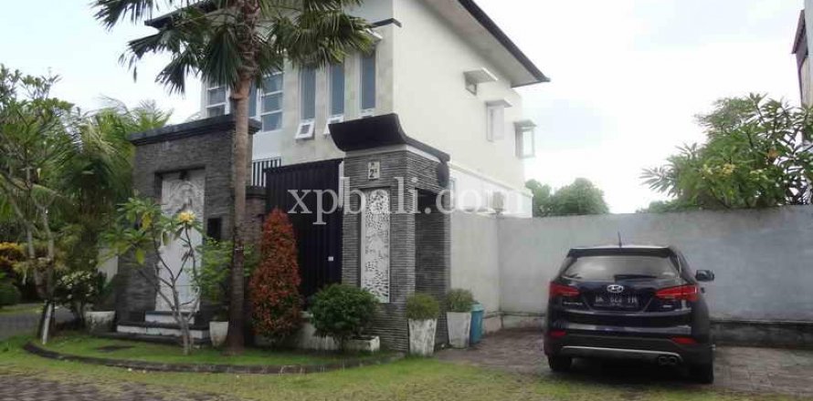 3 bedrooms Villa in Kerobokan, Badung, Indonesia No. 438