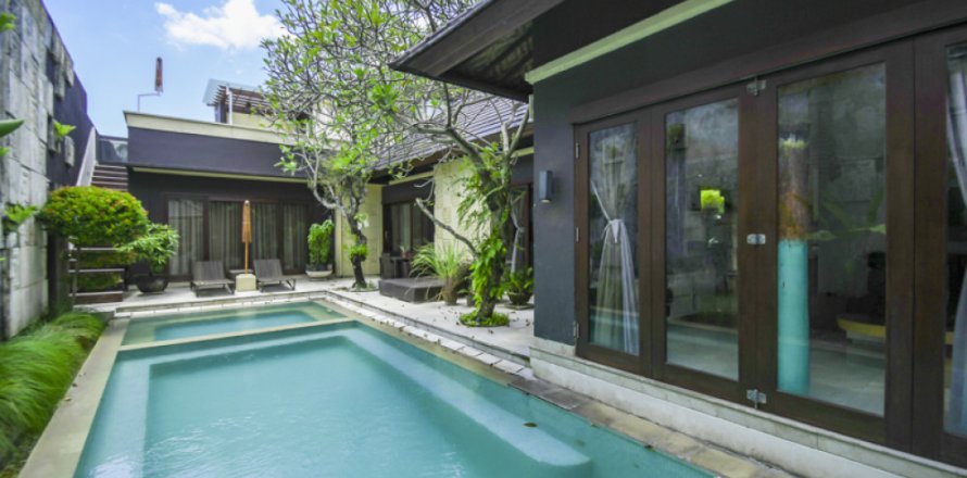 4 bedrooms Villa in Kerobokan, Badung, Indonesia No. 11291