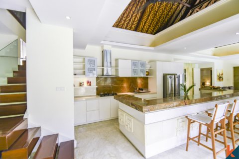 4 bedrooms Villa in Kerobokan, Badung, Indonesia No. 11291 12