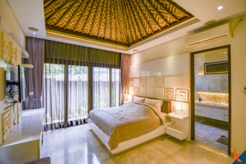 4 bedrooms Villa in Kerobokan, Badung, Indonesia No. 11291 3