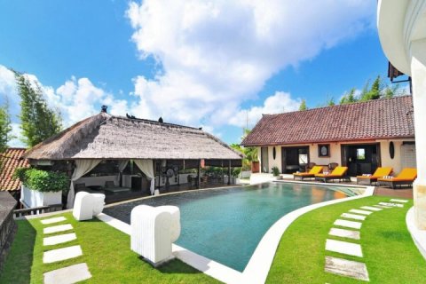 3 bedrooms Villa in Jimbaran, Badung, Indonesia No. 1216 2