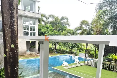 4 bedrooms Villa in Ungasan, Badung, Indonesia No. 12011