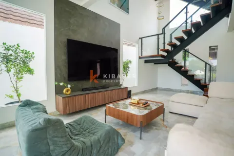 5 bedrooms Villa in Canggu, Badung, Indonesia No. 11776 4